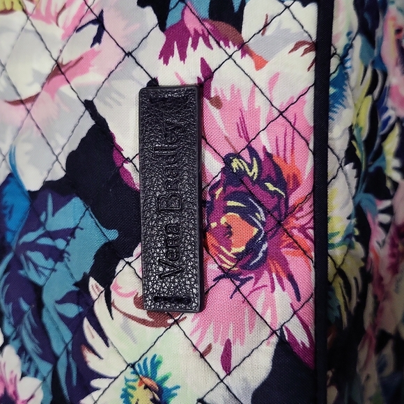 *SOLD*Vera Bradley women's crossbody bag or shoulder bag - Picture 7 of 8